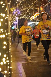 BIB: 4472, 317, 3491
                            <button type="button" onclick="openModal(26220402)" class="btn btn-primary btn-sm float-right btn-popup" data-toggle="modal" data-target=".modal-high-quality">
                        <i class="fas fa-shopping-cart"></i> Add to Cart
                    </button>
                                            <button type="button" onclick="isThisMe(26220402, true)" class="btn btn-success btn-sm float-right btn-popup btn-isme hidden" data-toggle="tooltip" data-placement="bottom" title="นี่คือรูปของคุณใช่ไหม คลิกที่นี่เพื่อเอาเข้าอัลบั้ม">
                        <i class="fas fa-plus"></i> Add to album
                    </button>
                    <button type="button" onclick="isThisMe(26220402, false)" class="btn btn-warning btn-sm float-right btn-popup btn-isnotme hidden">
                        <i class="fas fa-ban"></i> Remove from album
                    </button>